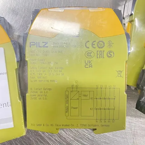 Pilz PNOZ s7 C 24VDC 4 n/o 1 n/c Industrial Automation Component